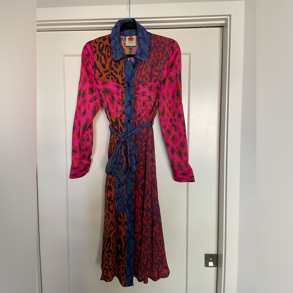 FARM RIO BUTTON-FRONT MIDI DRESS
Anthropologies 
Color:  PINK COMBO
Size:  S